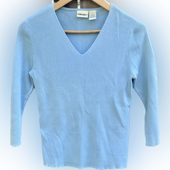 Powder Blue Ribbed V-Neck - Picture 2 of 7